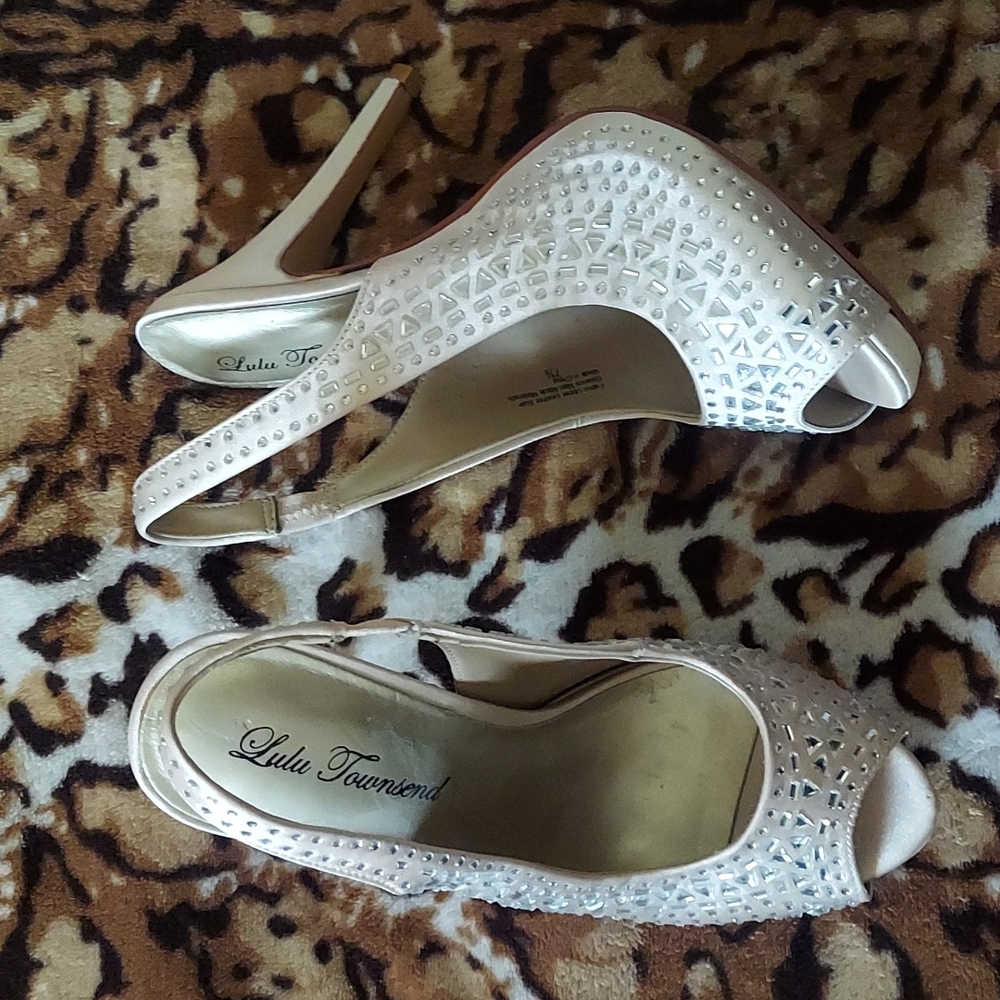 Embellished heels 7.5